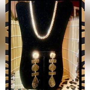 🐆💕Bold, Wild & Gold – Statement Shoulder Dusters with 2-in-1 Leopard Necklace”